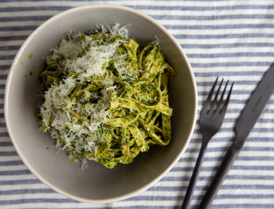 Fetuccini con pesto de rúcula & queso manchego